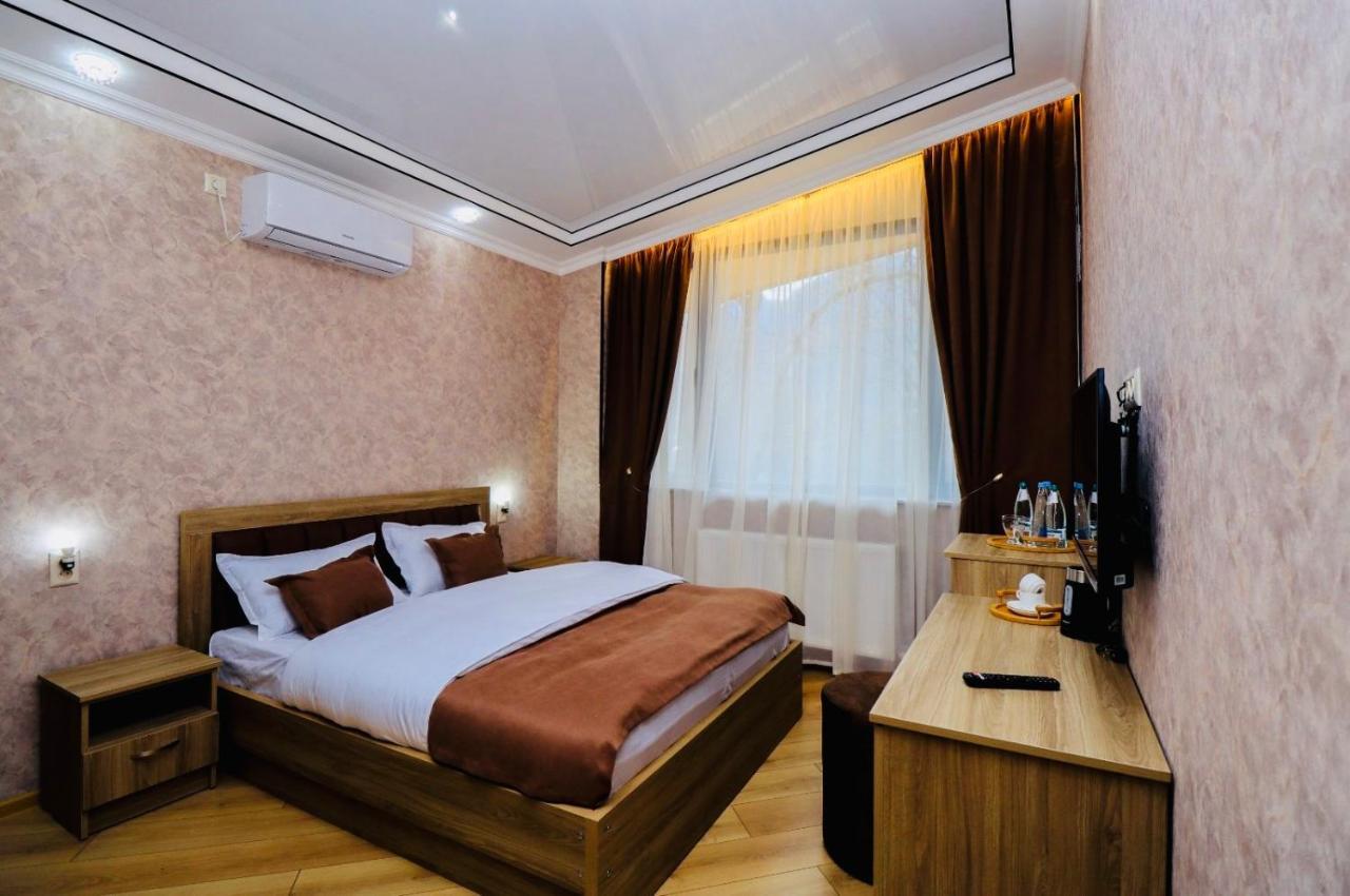 Hotel Evergreen Borjomi Exterior photo