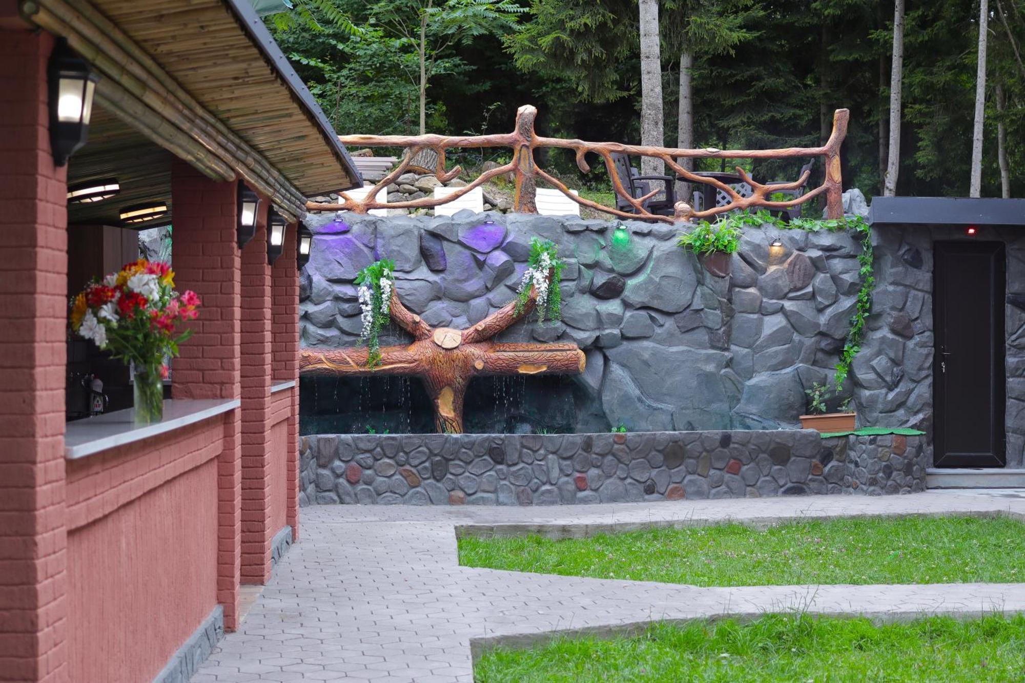 Hotel Evergreen Borjomi Exterior photo